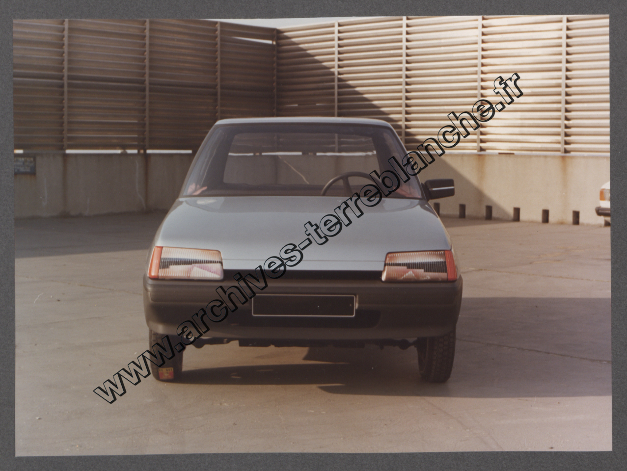 Maquettes et véhicules.