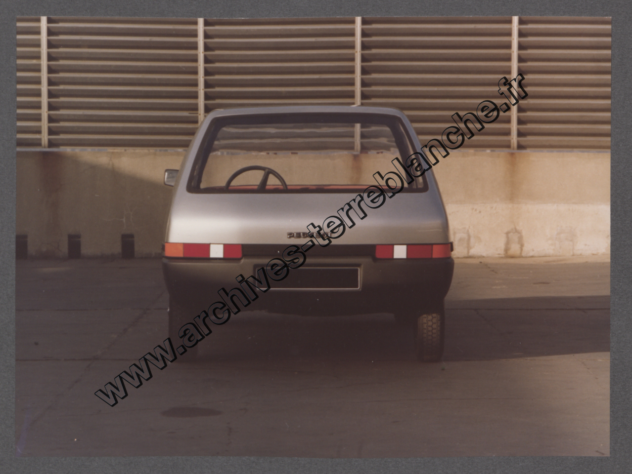 Maquettes et véhicules.