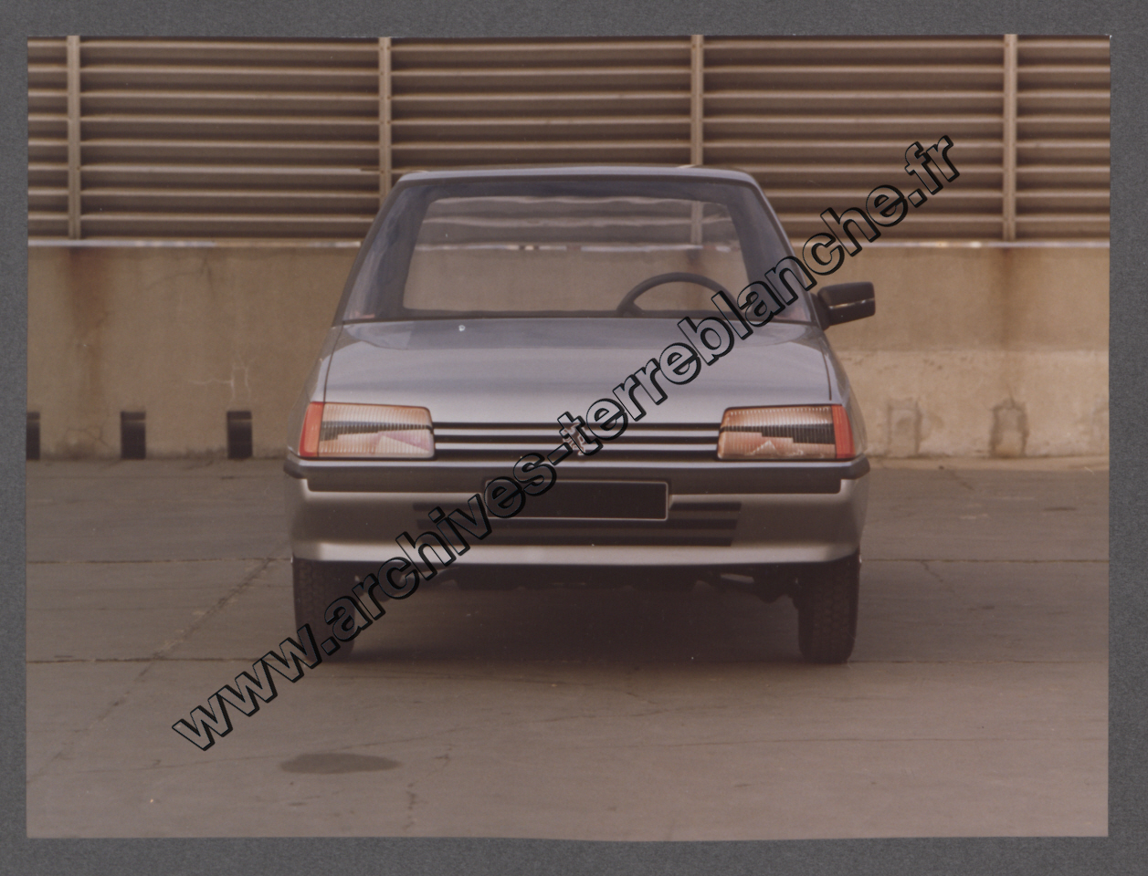 Maquettes et véhicules.