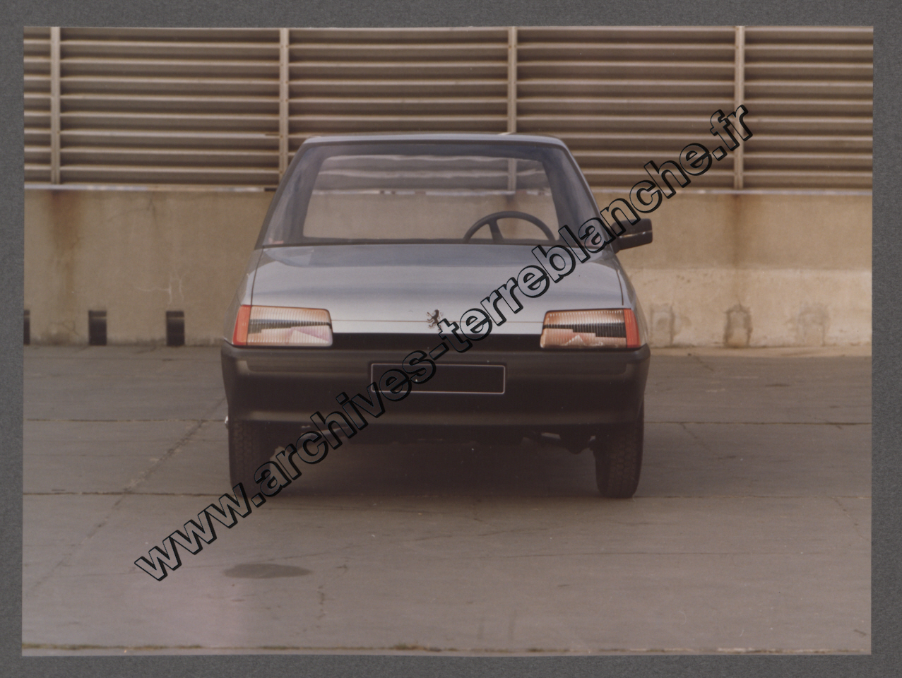 Maquettes et véhicules.