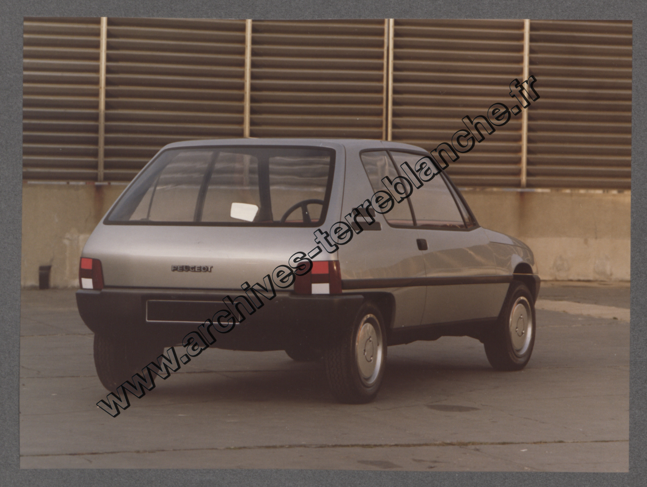 Maquettes et véhicules.