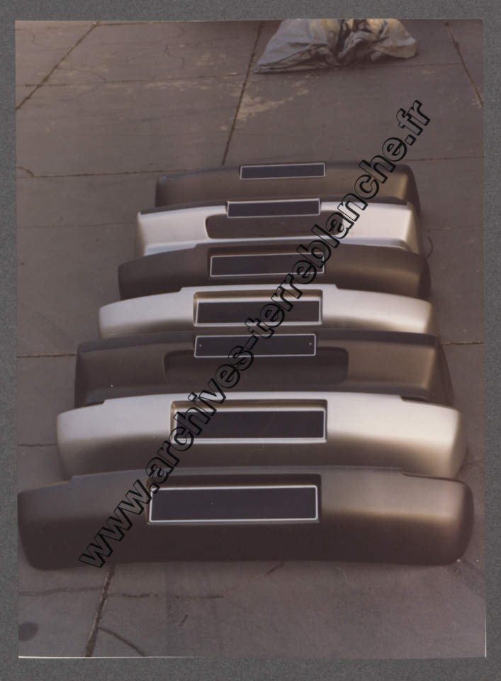 Maquettes et véhicules.