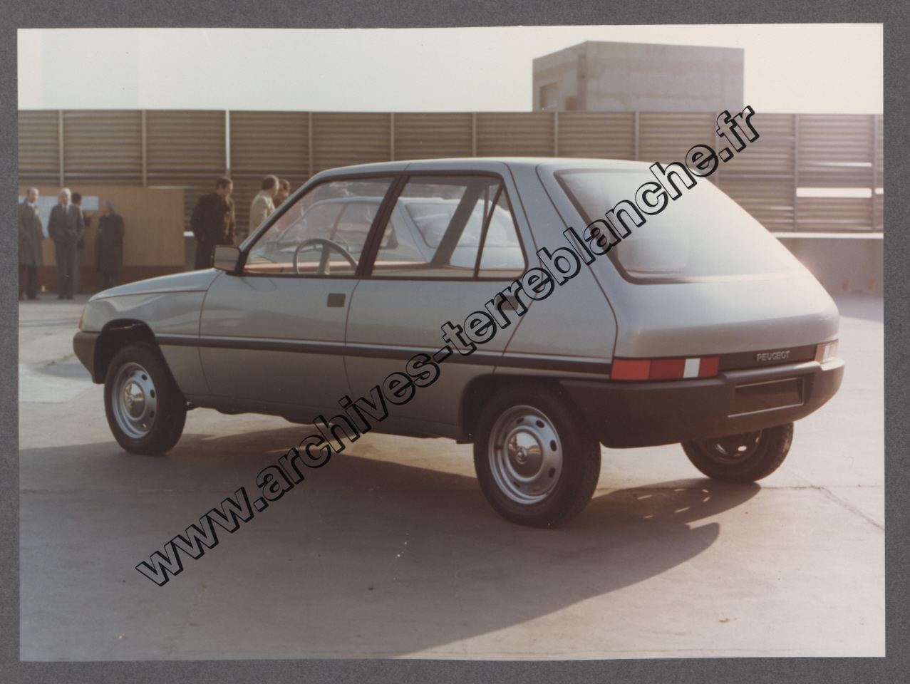 Maquettes et véhicules.