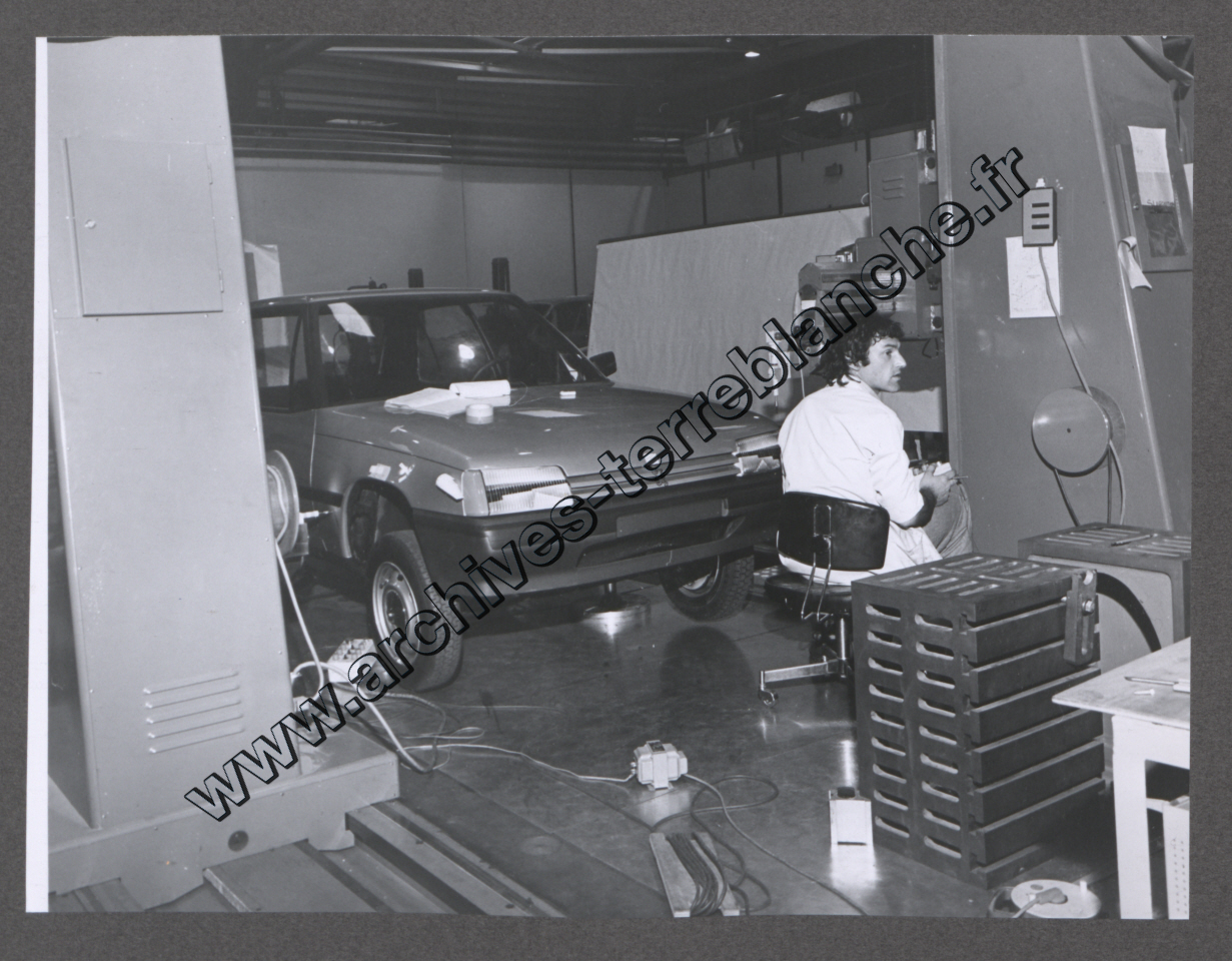 Maquettes et véhicules.